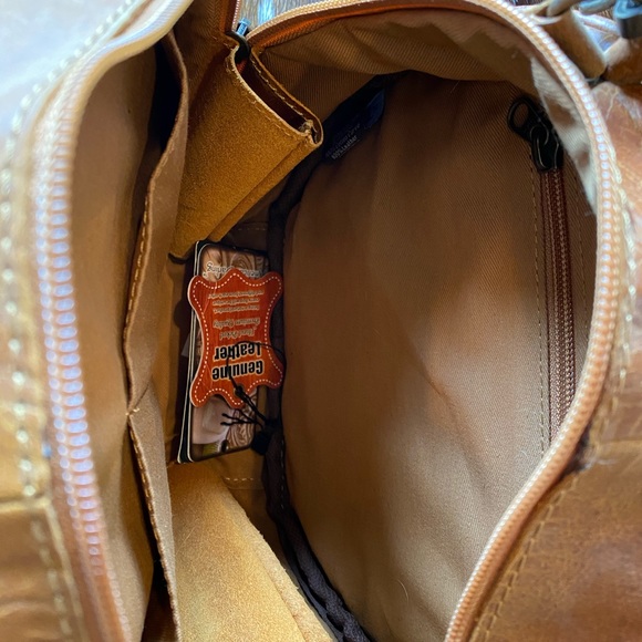 American Darling tooled leather round crossbody - Picture 2 of 3